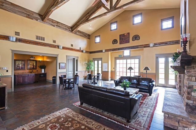 92 W VILLAGE CT, Midway, UT 84049