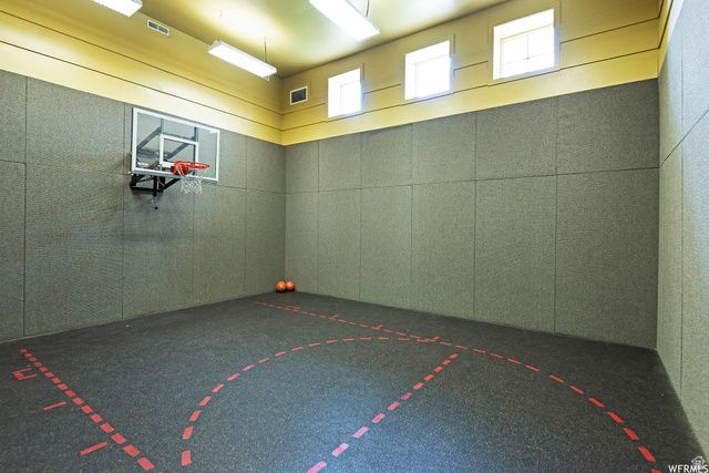 92 W VILLAGE CT, Midway, UT 84049