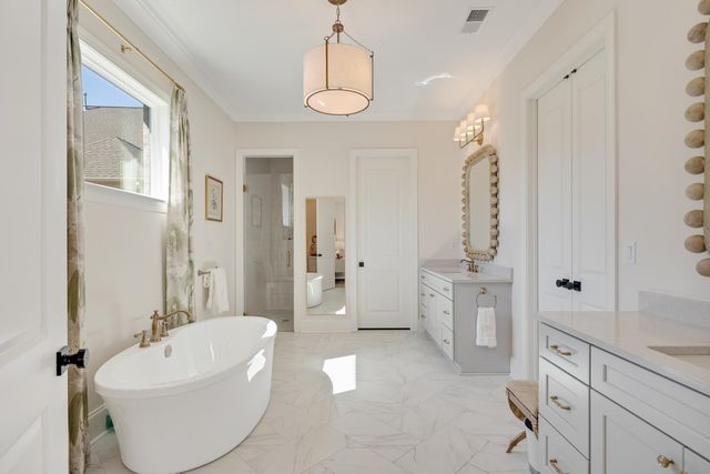 353 BUBBY DR, Collierville, TN 38017