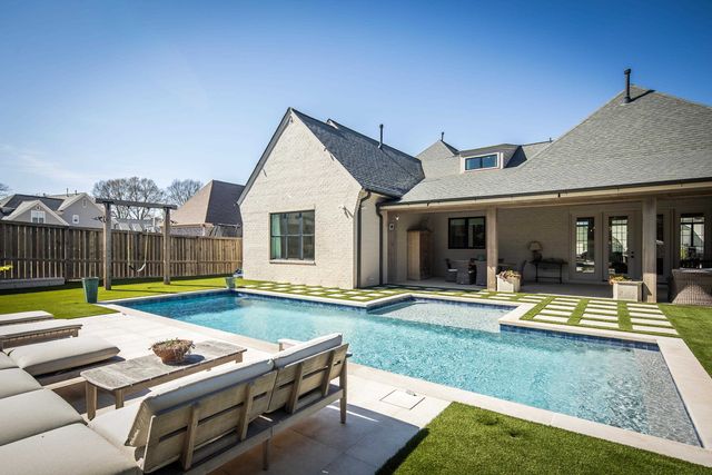 353 BUBBY DR, Collierville, TN 38017