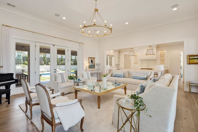 353 BUBBY DR, Collierville, TN 38017