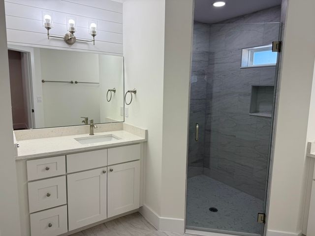 611 Queen Rd, St Augustine, FL 32086