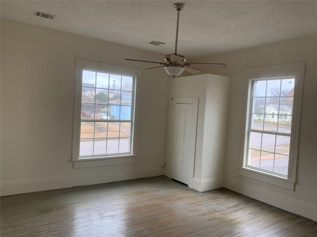 617 W Gandy Street W 3, Denison, TX 75020