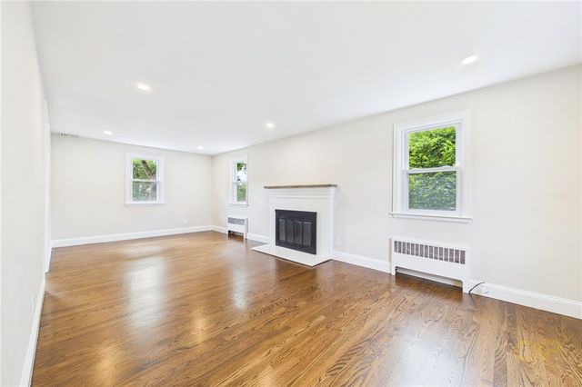 28 Eden Crest Drive, Cranston, RI 02920