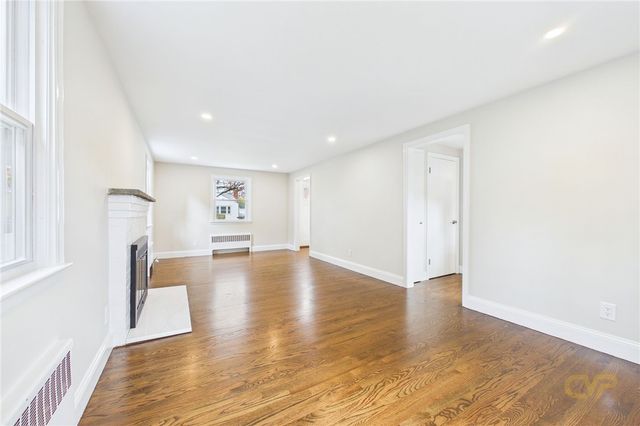 28 Eden Crest Drive, Cranston, RI 02920