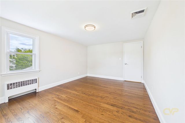 28 Eden Crest Drive, Cranston, RI 02920