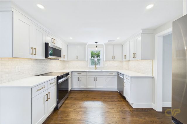 28 Eden Crest Drive, Cranston, RI 02920