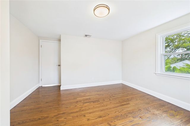 28 Eden Crest Drive, Cranston, RI 02920