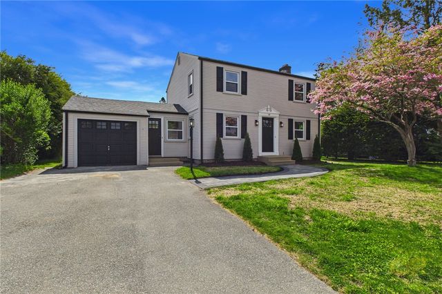 28 Eden Crest Drive, Cranston, RI 02920