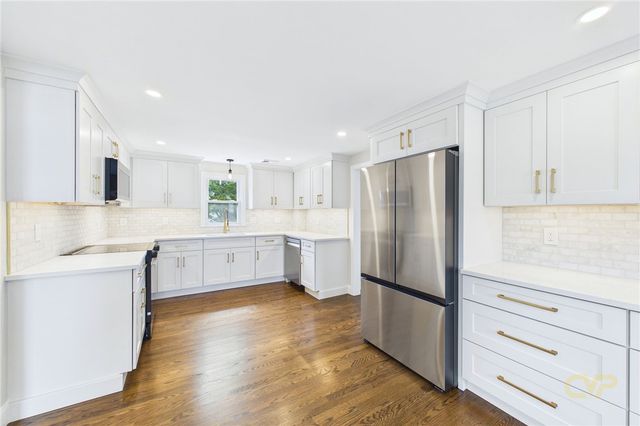 28 Eden Crest Drive, Cranston, RI 02920