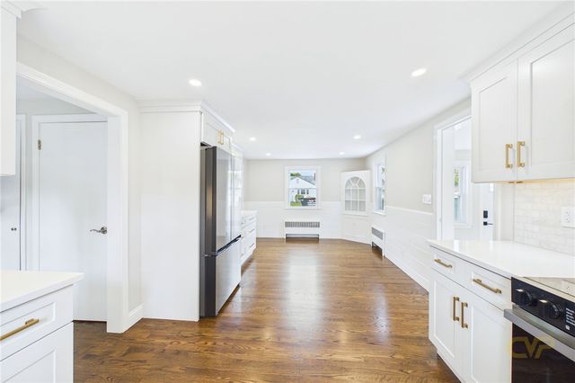 28 Eden Crest Drive, Cranston, RI 02920