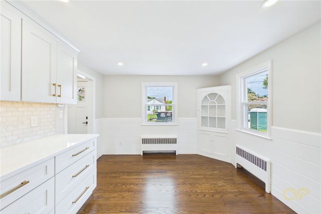 28 Eden Crest Drive, Cranston, RI 02920