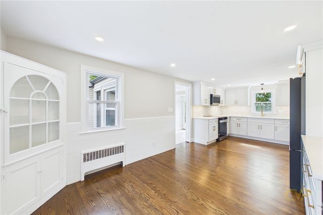 28 Eden Crest Drive, Cranston, RI 02920
