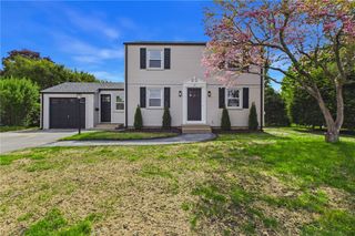 28 Eden Crest Drive, Cranston, RI 02920