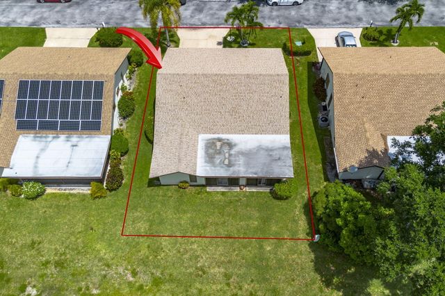 6320 Lakemont Circle, Greenacres, FL 33463