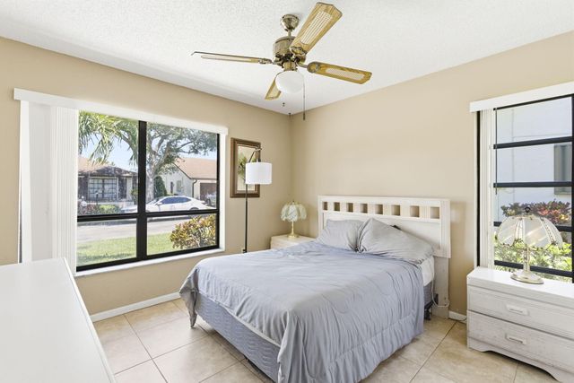 6320 Lakemont Circle, Greenacres, FL 33463