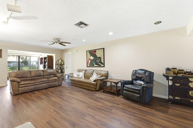 6320 Lakemont Circle, Greenacres, FL 33463
