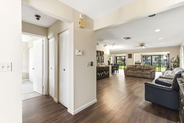 6320 Lakemont Circle, Greenacres, FL 33463