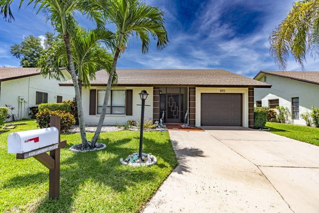 6320 Lakemont Circle, Greenacres, FL 33463