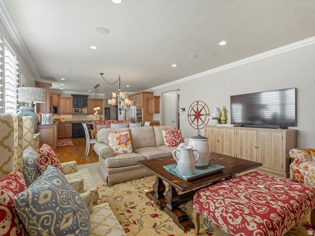 1074 E BLACK FOREST DR, Sandy, UT 84094