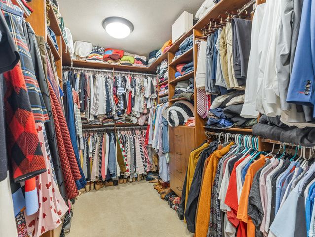 1074 E BLACK FOREST DR, Sandy, UT 84094