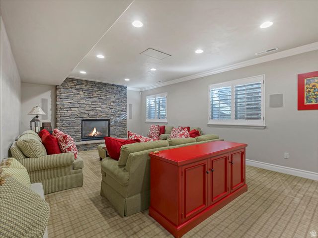 1074 E BLACK FOREST DR, Sandy, UT 84094