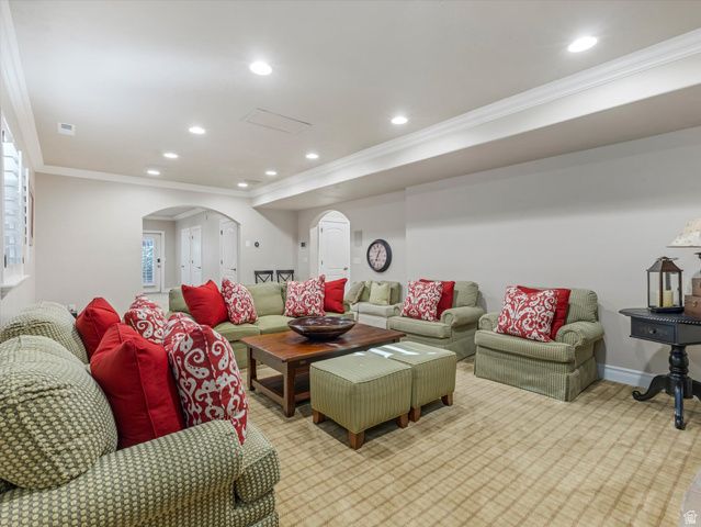 1074 E BLACK FOREST DR, Sandy, UT 84094