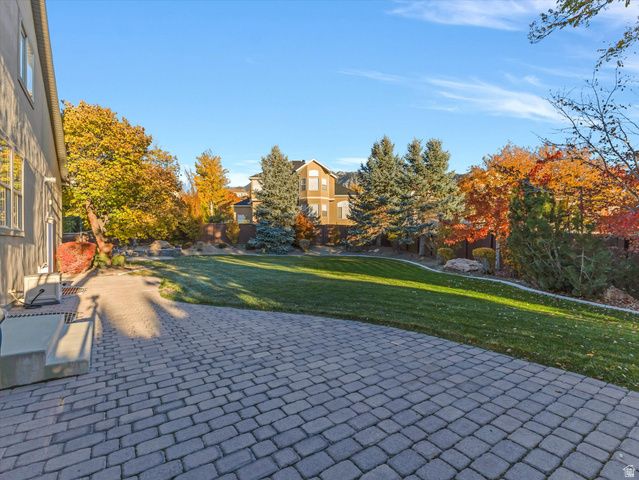 1074 E BLACK FOREST DR, Sandy, UT 84094