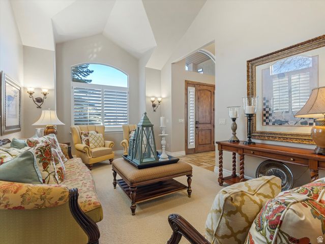 1074 E BLACK FOREST DR, Sandy, UT 84094