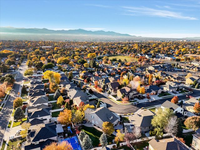 1074 E BLACK FOREST DR, Sandy, UT 84094