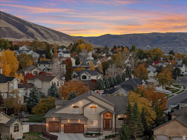 1074 E BLACK FOREST DR, Sandy, UT 84094