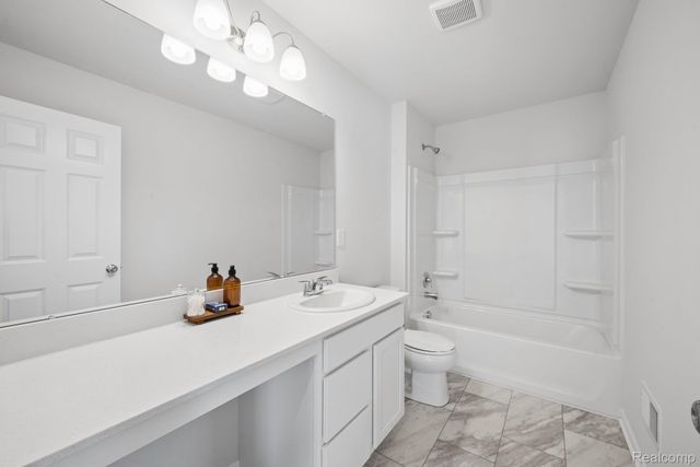 4221 Cedar Lane, Grand Blanc Charter Township, MI 48439