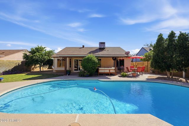 4302 E ACOMA Drive, Phoenix, AZ 85032