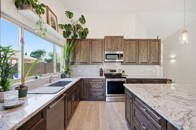 4302 E ACOMA Drive, Phoenix, AZ 85032