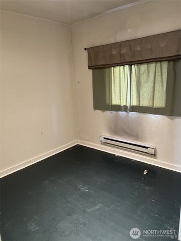 7043 17 Avenue NW, Seattle, WA 98117