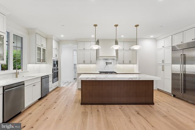5900 SONOMA RD, Bethesda, MD 20817