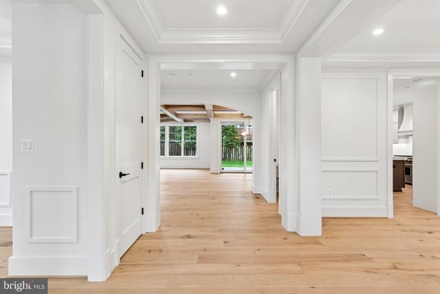 5900 SONOMA RD, Bethesda, MD 20817
