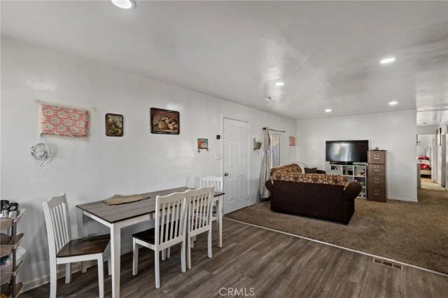 285 FLORENCE LANE, Bakersfield, CA 93308