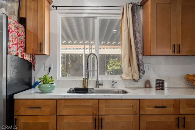285 FLORENCE LANE, Bakersfield, CA 93308