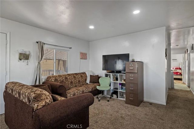 285 FLORENCE LANE, Bakersfield, CA 93308