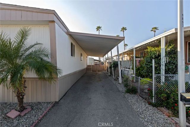 285 FLORENCE LANE, Bakersfield, CA 93308
