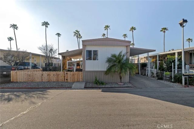 285 FLORENCE LANE, Bakersfield, CA 93308