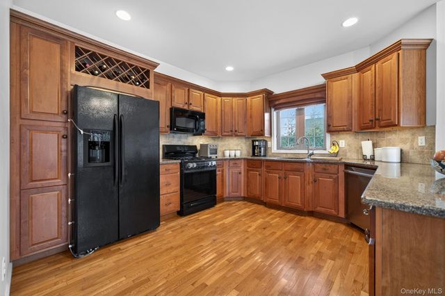 5 Prestwick Drive, Monroe, NY 10950