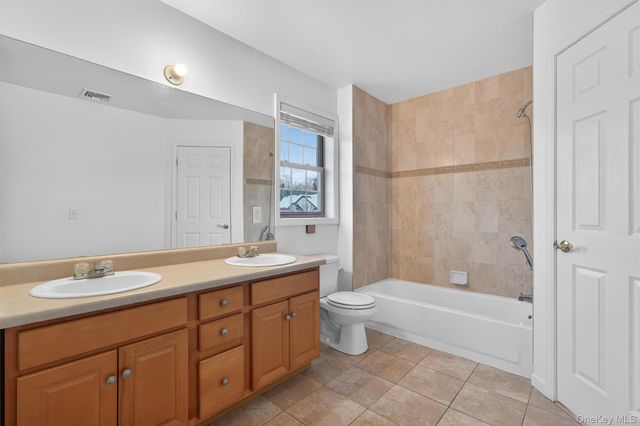 5 Prestwick Drive, Monroe, NY 10950