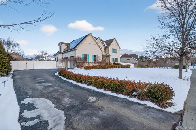 5 Prestwick Drive, Monroe, NY 10950