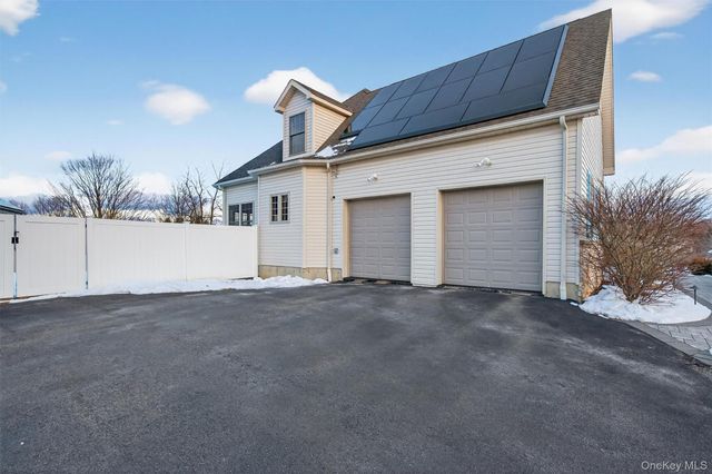 5 Prestwick Drive, Monroe, NY 10950