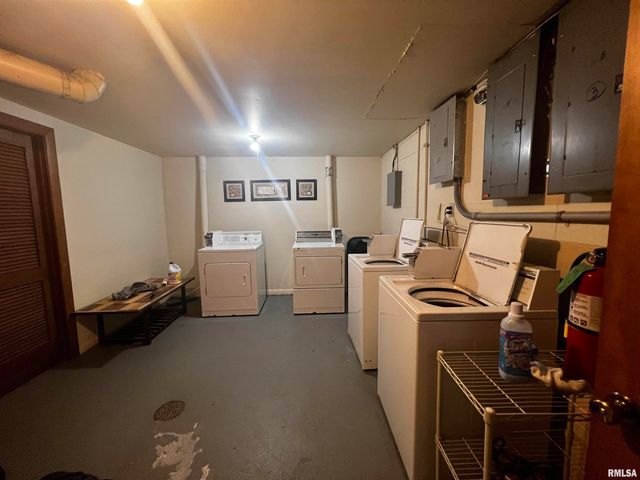 1609 S 22ND Street, Herrin, IL 62948