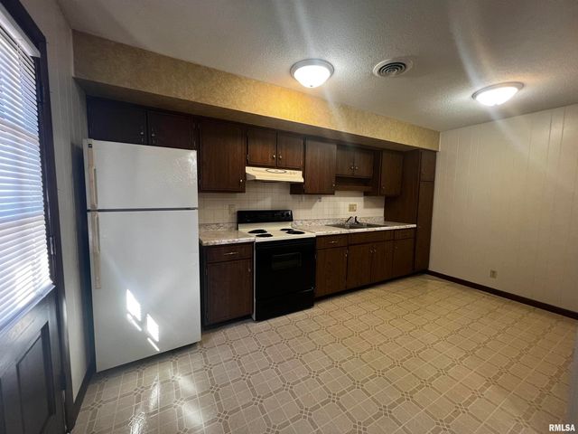 1609 S 22ND Street, Herrin, IL 62948