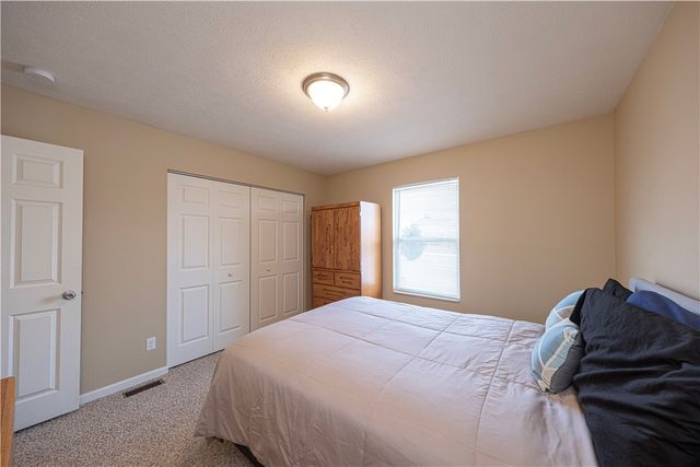 111 Naughton Cir, Forward Twp, PA 16033