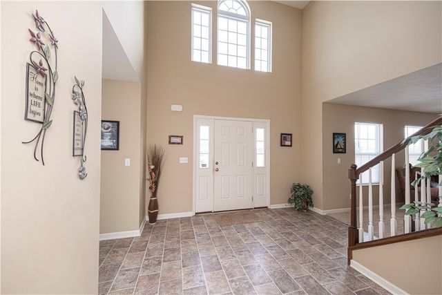 111 Naughton Cir, Forward Twp, PA 16033